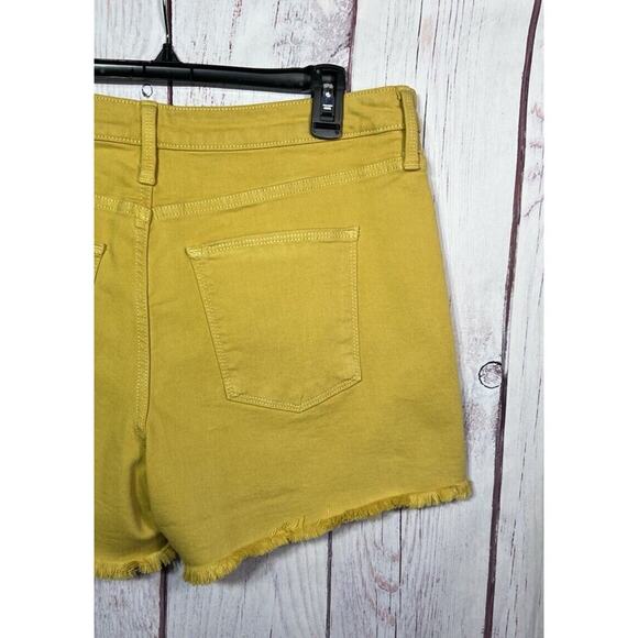 Universal Thread Women's Mustard Yellow Button Raw Hem Jean Shorts 14/32'' - Picture 5 of 9